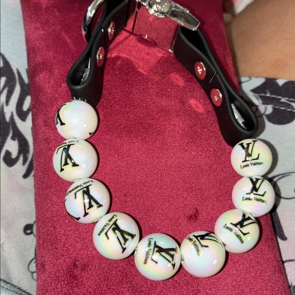 Louis Vuitton style White Beaded Logo dog collar - Picture 2 of 4
